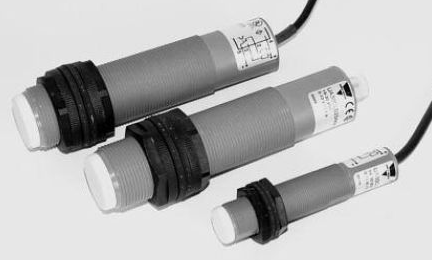 超聲波接近傳感器使用換能器接收信號(hào)