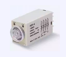 使用延時繼電器功能之間的差異，施加電壓或釋放電壓